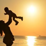 Come tagliare i costi della maternità surrogata